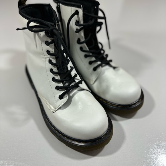 Women's Dr. Martens White Leather Lace Up Combat Boots 1460 US 5 - Picture 1 of 4